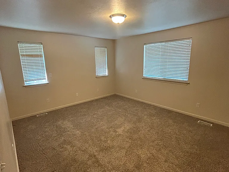 1394 W Stone Meadow Dr — Photo 7