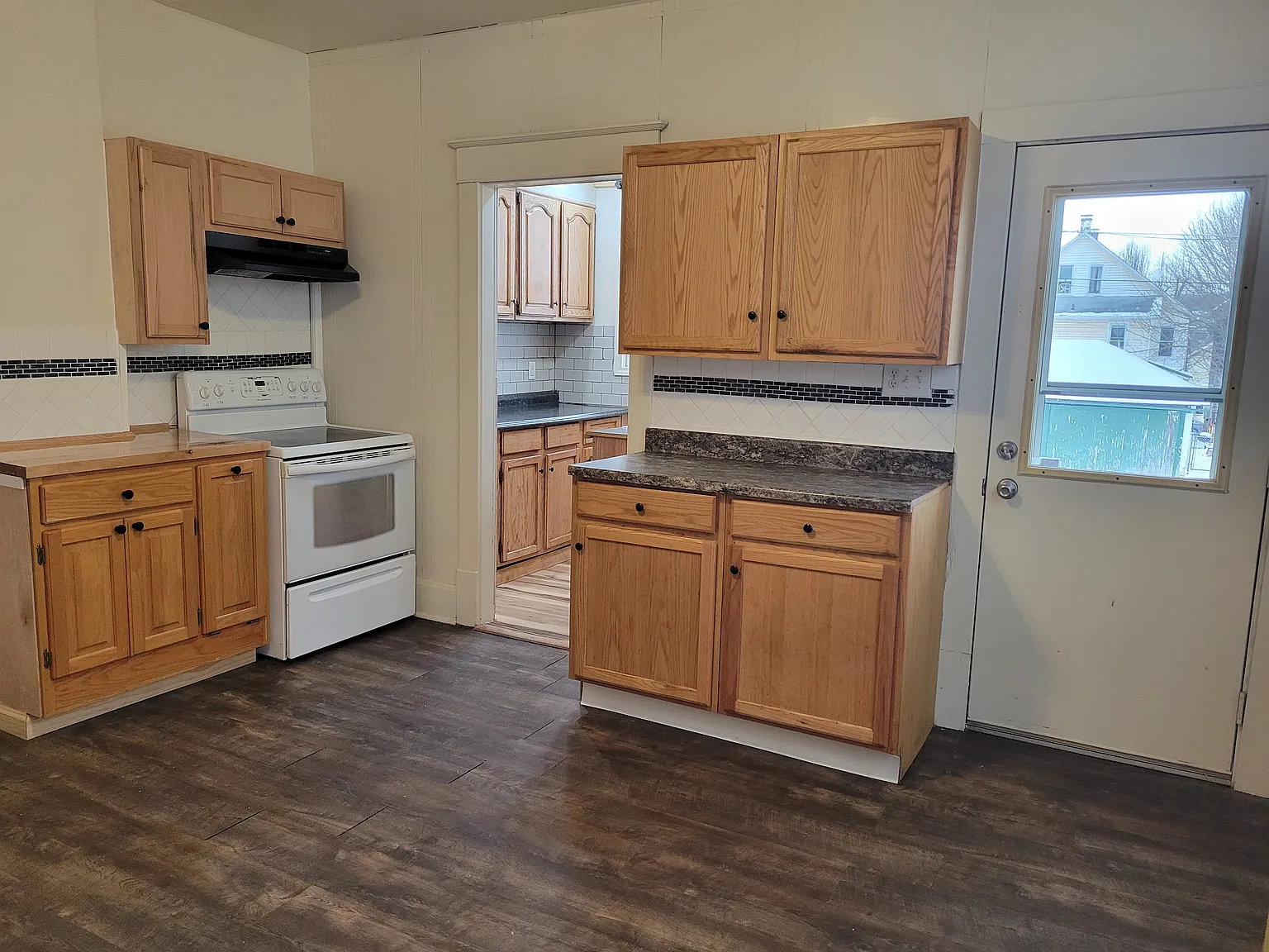 2 bed, 1100 sqft, $725 — Photo 3