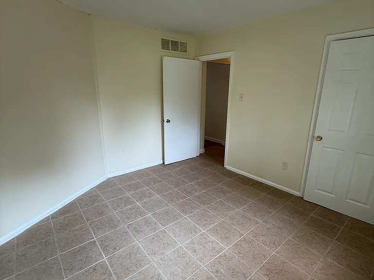 1838 Woodburn Dr — Photo 13