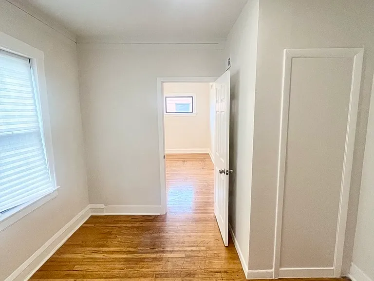 1327 N Lorel Ave #2W — Photo 9