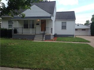 32349 Carlisle Pkwy, Wayne, MI 48184