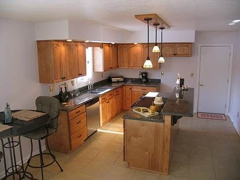 3rd image of 21727 Gatehouse Ln