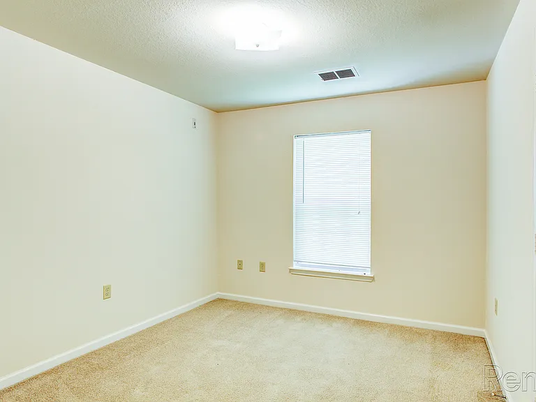 Walker Rosa Apartments — Photo 13