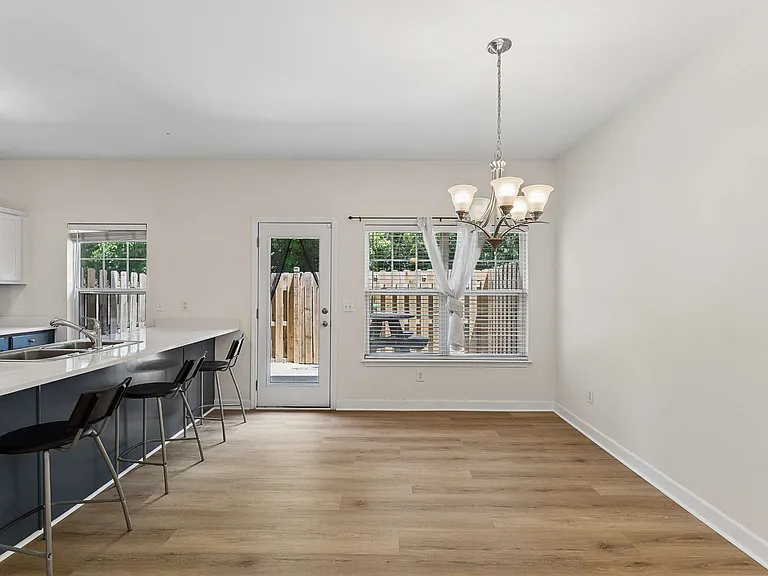 553 Rosedale Ave #107 — Photo 14