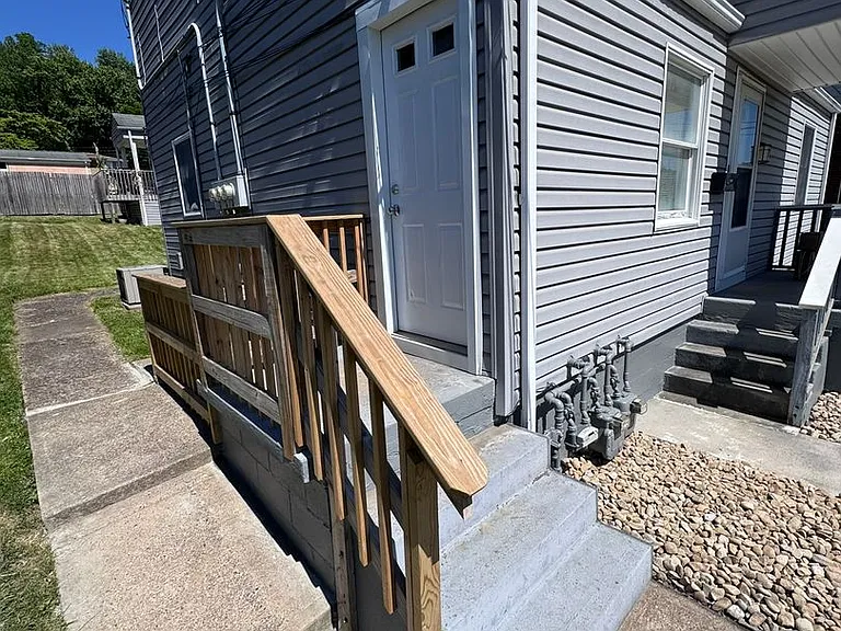 1827 California Ave — Photo 6
