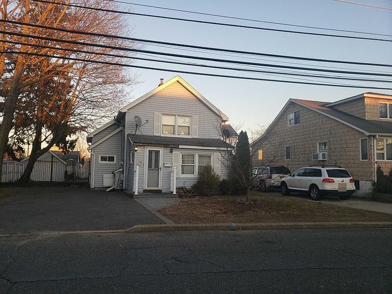 2nd image of 2365 S Seamans Neck Rd