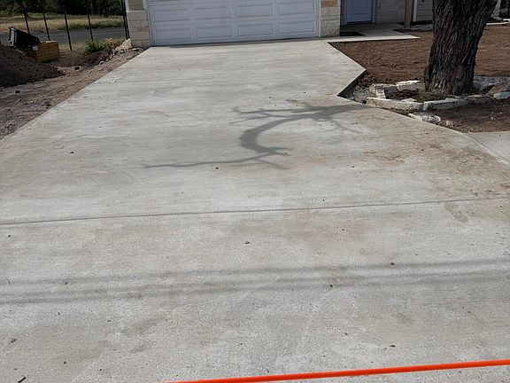 3rd image of 423 E Harris Ave