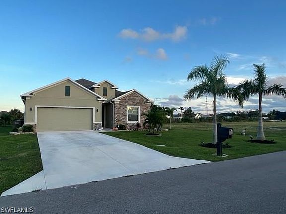 3rd image of 319 SW 26th PL