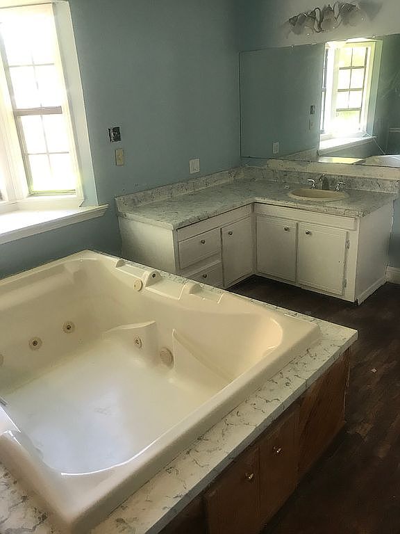 807 Phoenix Sq, Hammond, LA 70403 Zillow