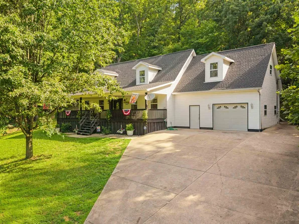 2105 Whites Creek Rd, Prichard, WV 25555