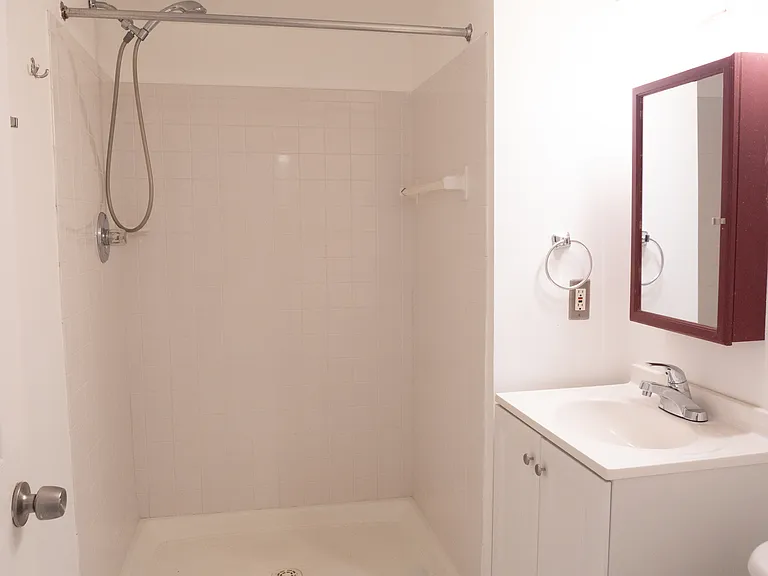2300 18th St NE #2300 — Photo 17