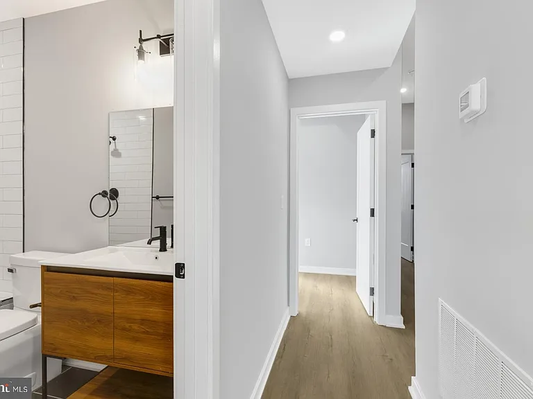 919 N 15th St #3 — Photo 13