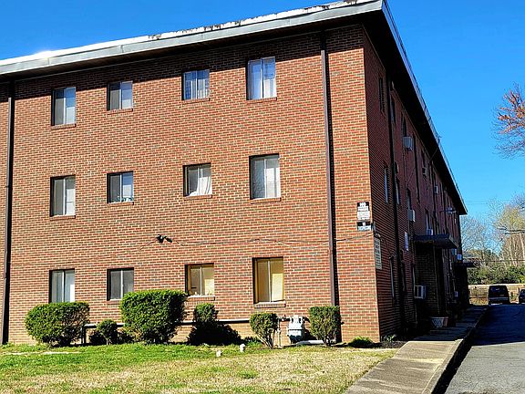 3rd image of 3916 Chamberlayne Ave #3