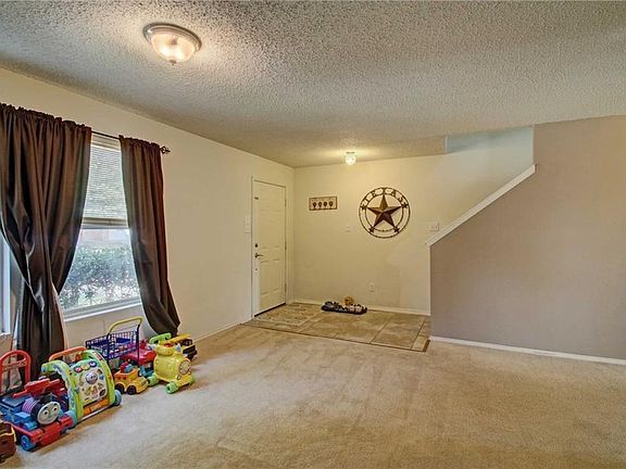 4th image of 4605 Waterford Dr