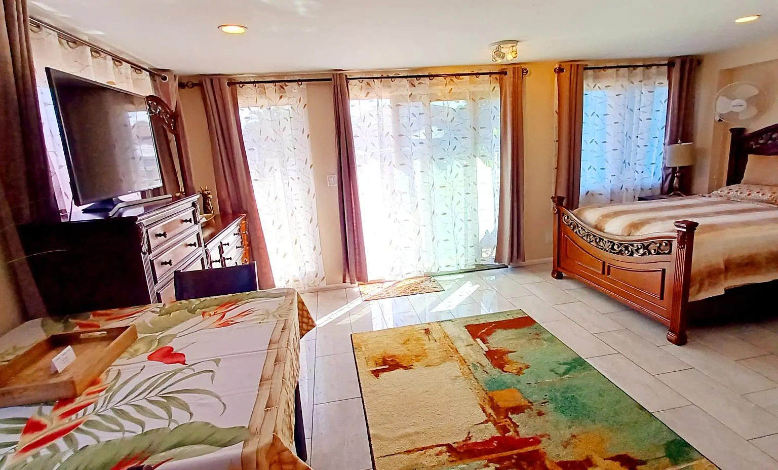 Studio, 350 sqft, $2,100 — Photo 1