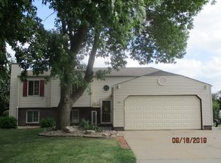 309 N Shore Dr, Hastings, NE 68901