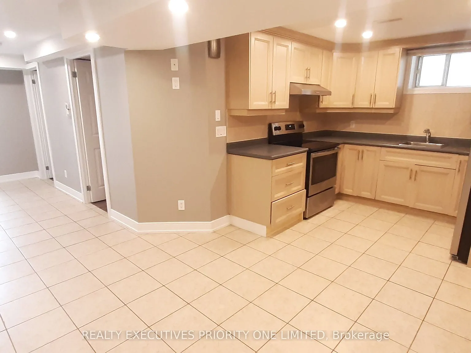 2 bed, $1,900 — Photo 2