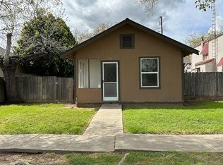 317 7th St, Gustine, CA 95322