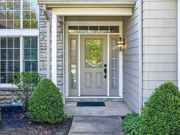 3rd image of 122 Haskell Dr