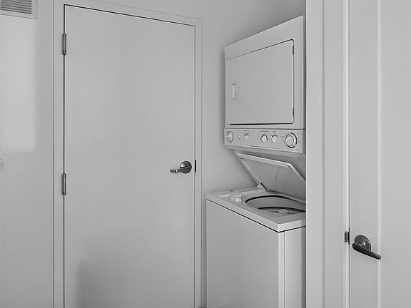 5th image of 140 Orange St #1