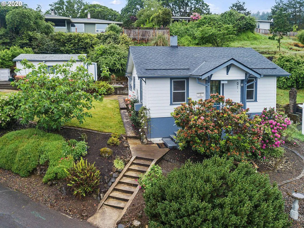 1725 Easy St photo 1