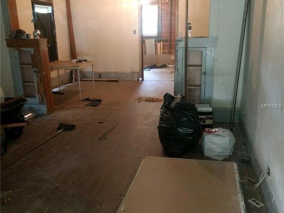 4th image of 128 S Chandler Ave