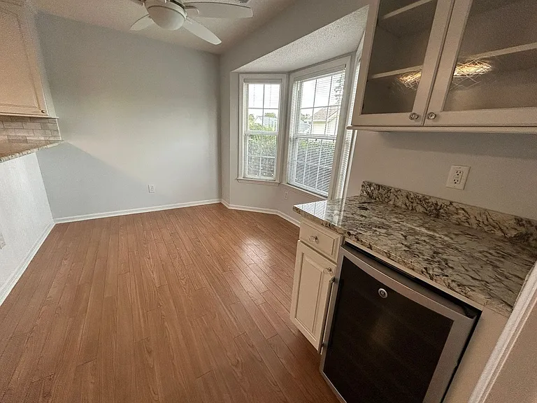1300 Woodburn Ct — Photo 7
