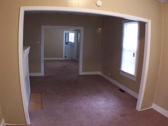5th image of 4631 Brentwood Ave