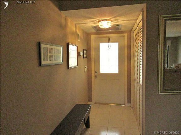 4th image of 4061 SW Parkgate Blvd #A