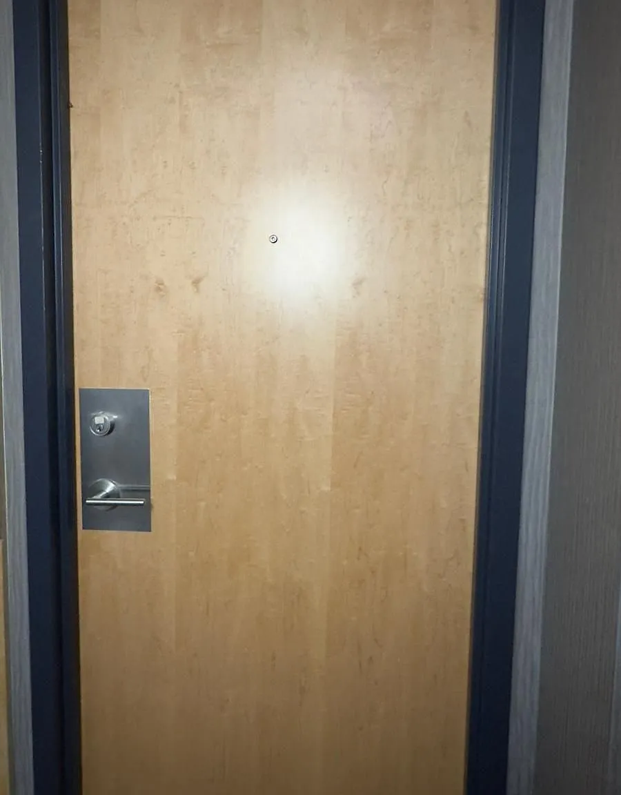 3 bed, $1,680 — Photo 2