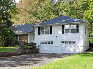 38 Londonderry Way, Summit, NJ 07901
