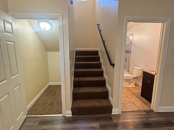 5th image of 829 E 84th St