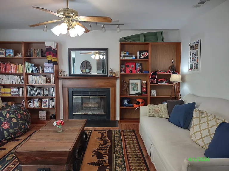 This photo has not been altered in any way: no edits or filters have been applied to try to deceive the viewer by having the room appear larger or brighter than it actually is.