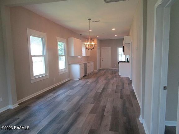 2nd image of 313 Magnolia Ave