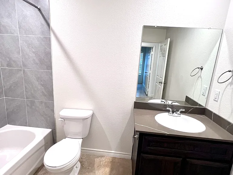 2313 Zanoletti Dr #B — Photo 7