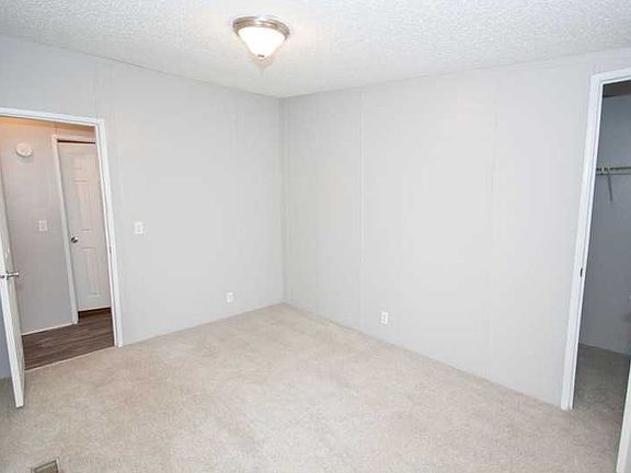 3rd image of 180 Hillcrest Ave