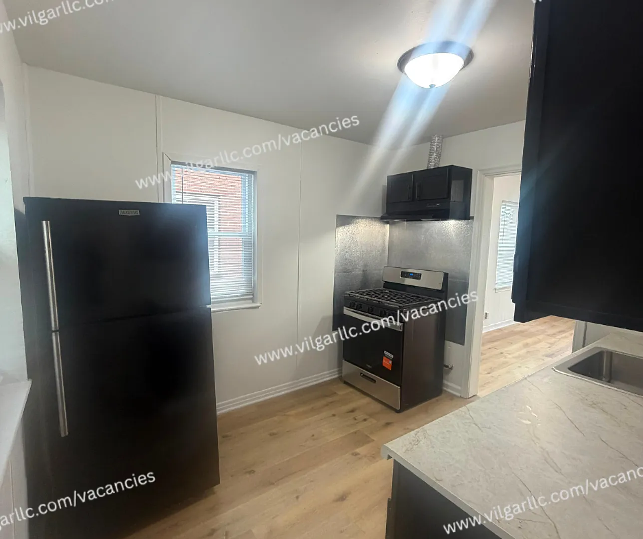 Very considerate 2 Bedroom 1 Bathroom Home. — Photo 3