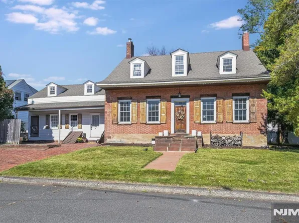 404 Washington Avenue, Dumont, NJ 07628