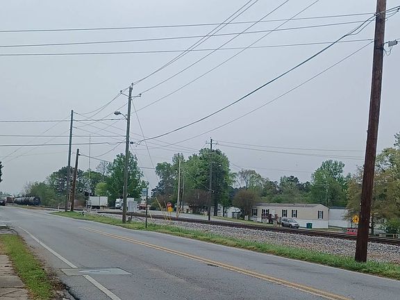5th image of 2997 Stone Mountain St