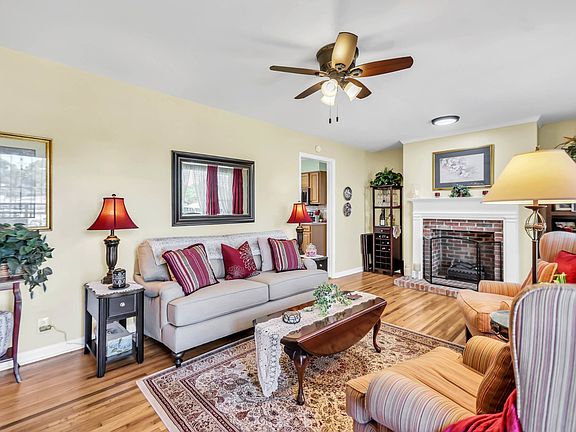 5th image of 1018 N Graycroft Ave