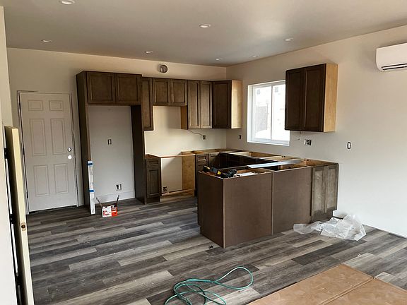 2nd image of 3202 Meridian St