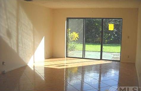 3rd image of 5406 Mirror Lakes Blvd