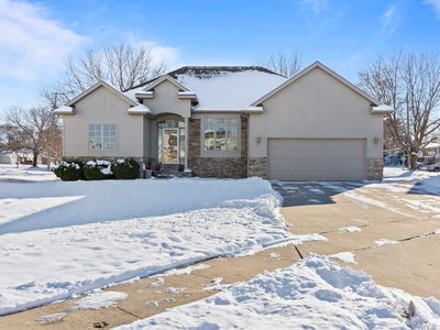 7606 Oakwood Dr, Urbandale, IA, 50322