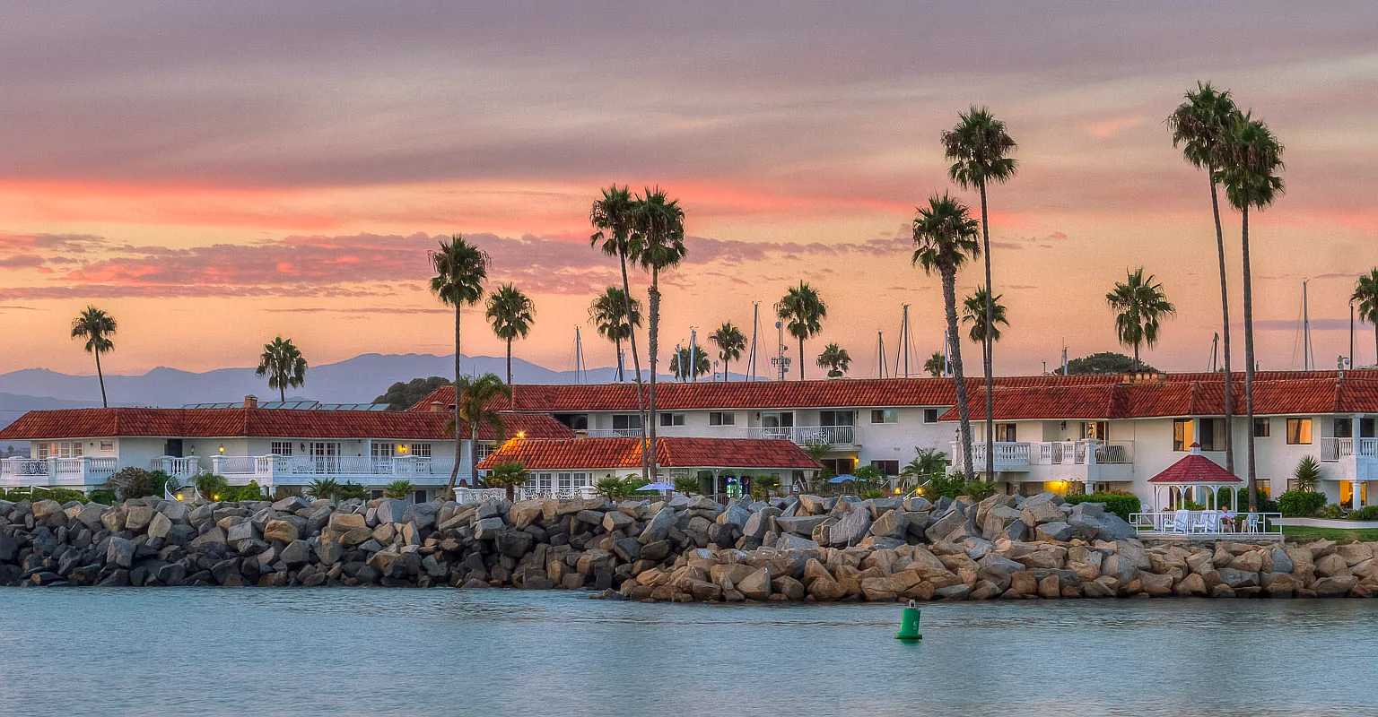 Oceanside Marina Inn — Photo 1