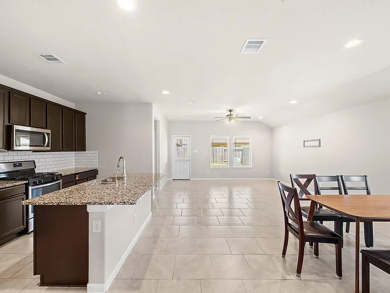 7543 Highland Chase Dr — Photo 19