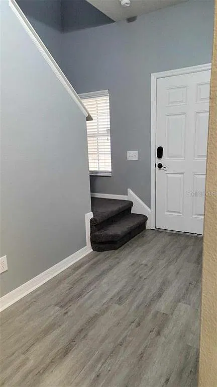 3 bed, 2.5 bath, 1572 sqft, $2,500 — Photo 2