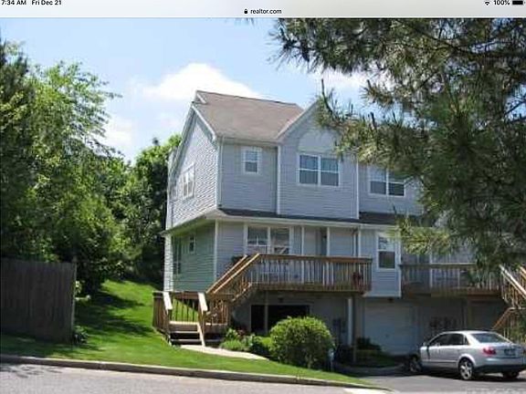 2nd image of 1 Leeward Ln