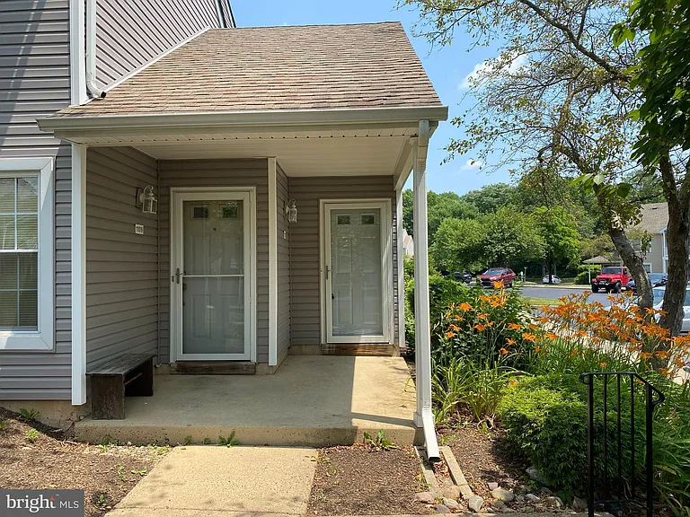 11017 Bennett Pl — Photo 3