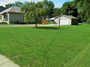 162 S West St, Lowell, MI 49331
