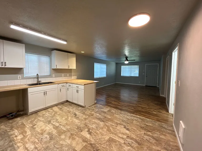 2853-2855 SW Umatilla Ave — Photo 3